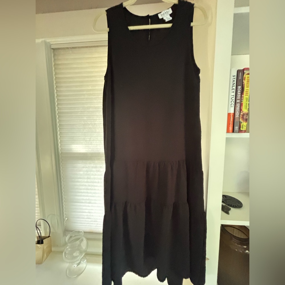 Nicole Miller Classic Black Top